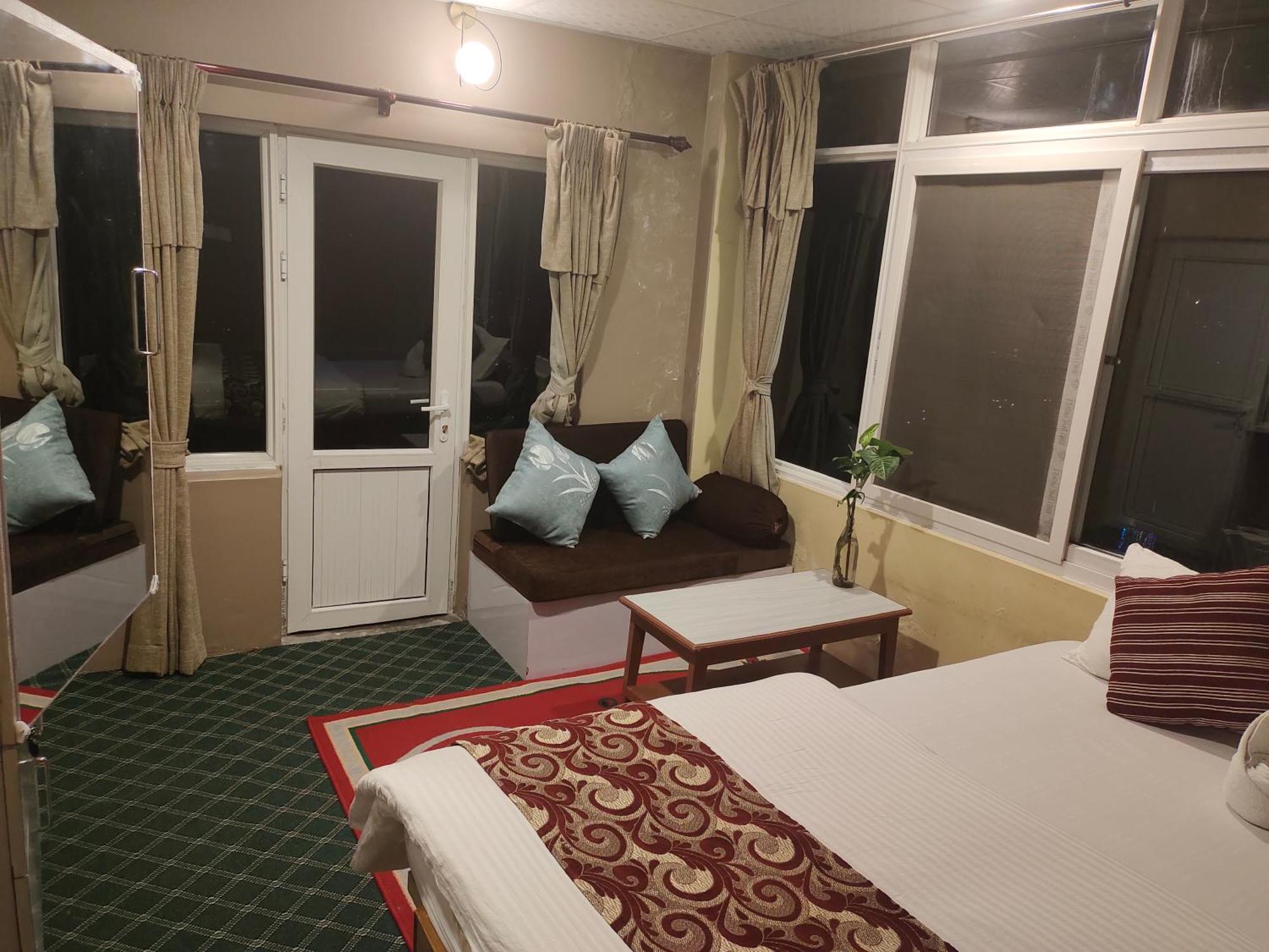 Hotel High Ground Inn Sarangkot Pokhara Exterior foto